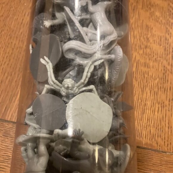 Wicked Duals tube of Monsters figures - Picture 4 of 6